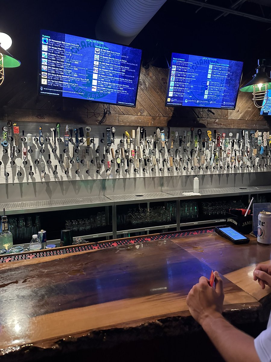 Yeahhhhh can I get a coors light