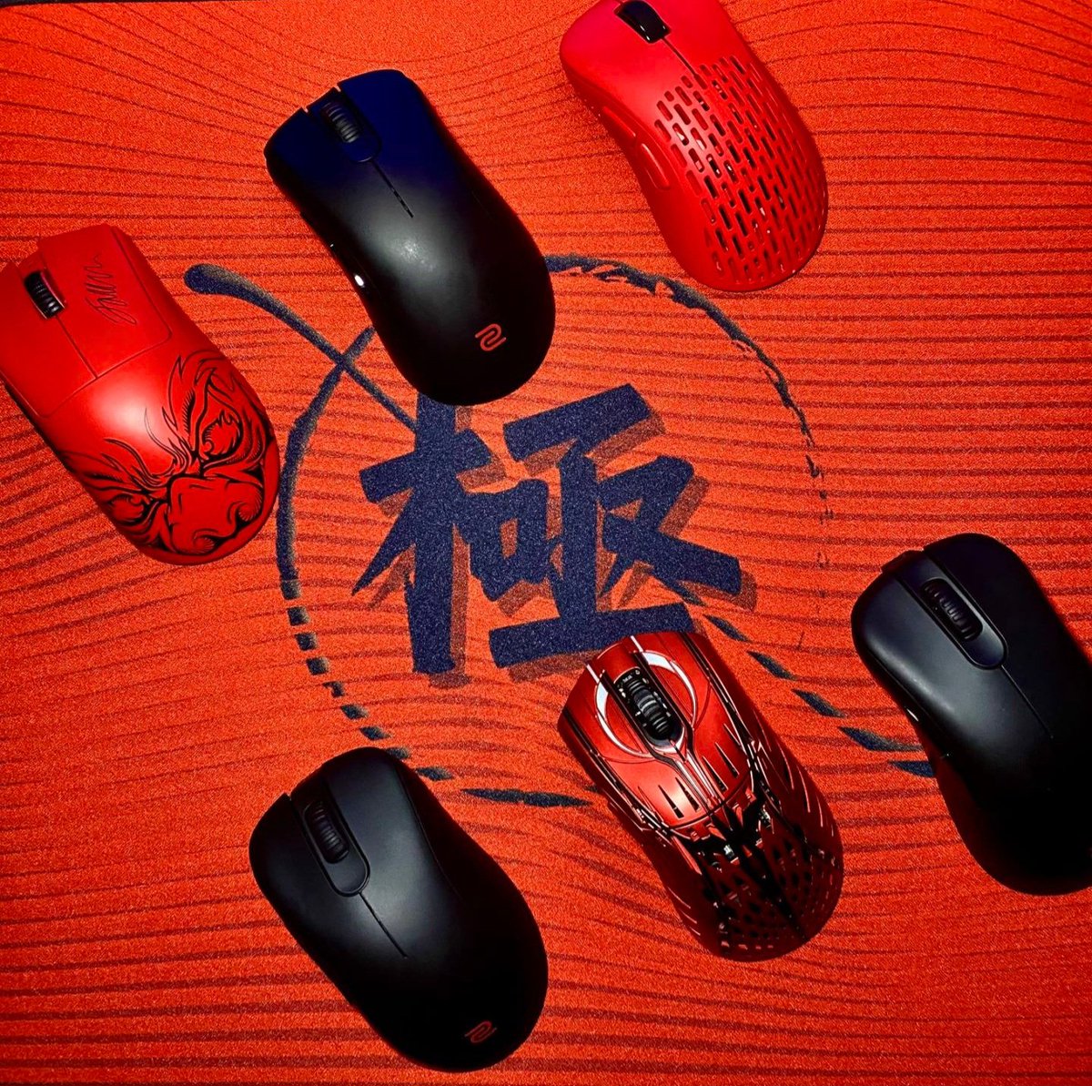 clickgaminggr's tweet photo. Which ergo shape mouse is your fav?😈 https://t.co/LSPREXsFMj