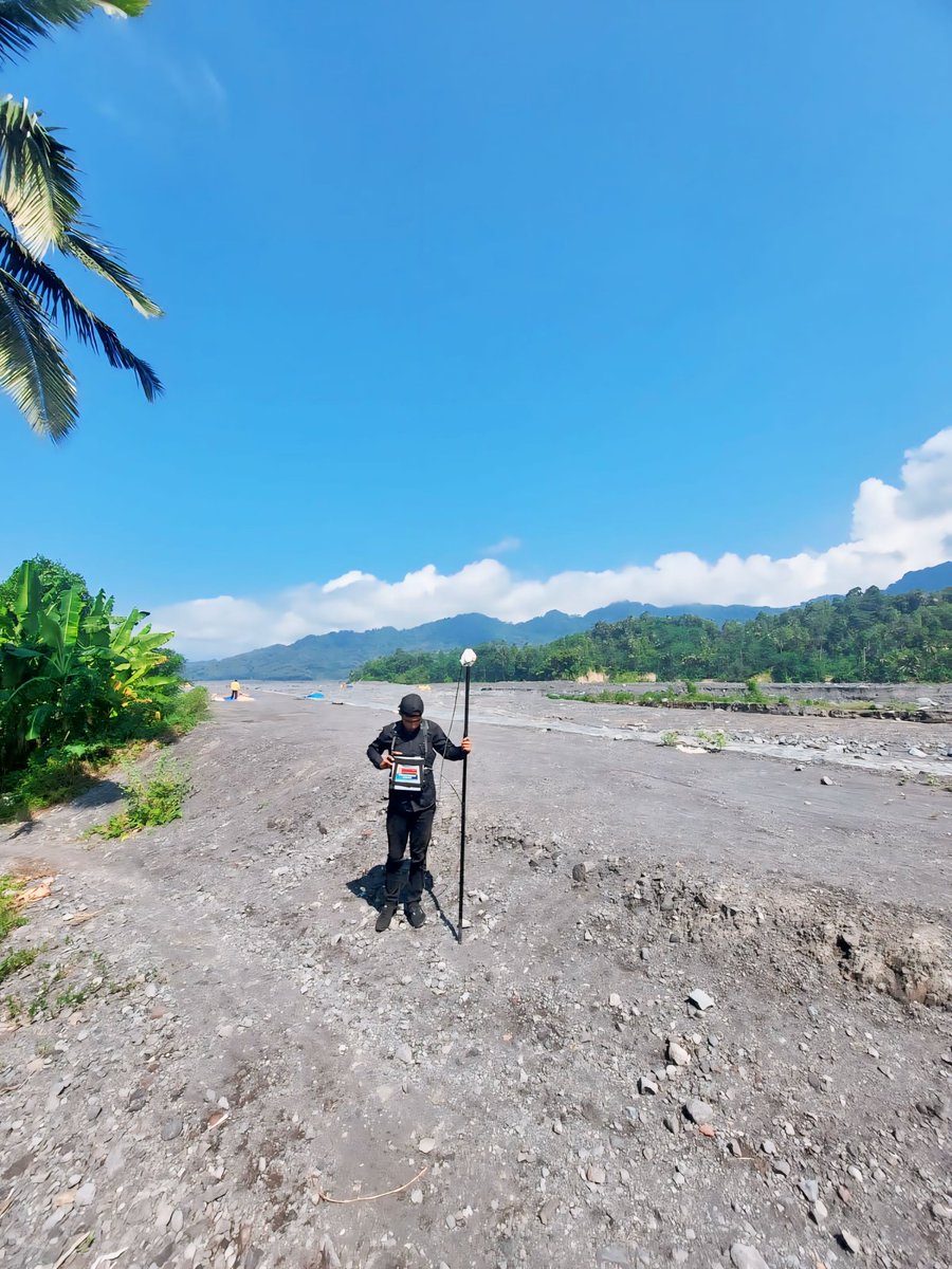 YohansliNoya175's tweet image. Pengukuran Geomagnetik sebanyak 500 titik di Klakah, Lumajang, Probolinggo, Jawa Timur dengan Magnetometer GSM-19T #Geophysics #Engineering #GeophysicsEngineering #FTTM #ITB #klakah #lumajang #probolinggo