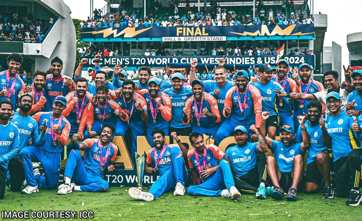 RohanSubbaiah's tweet image. Kehte hai humko pyaar se, India waale 🔥🇮🇳
#T20WorldCupFinal #T20WorldCup2024 #ViratKohli #RohitShamra #RahulDravid #HardikPandya @imVkohli @ImRo45 @rahuldravid_ind @hardikpandya7