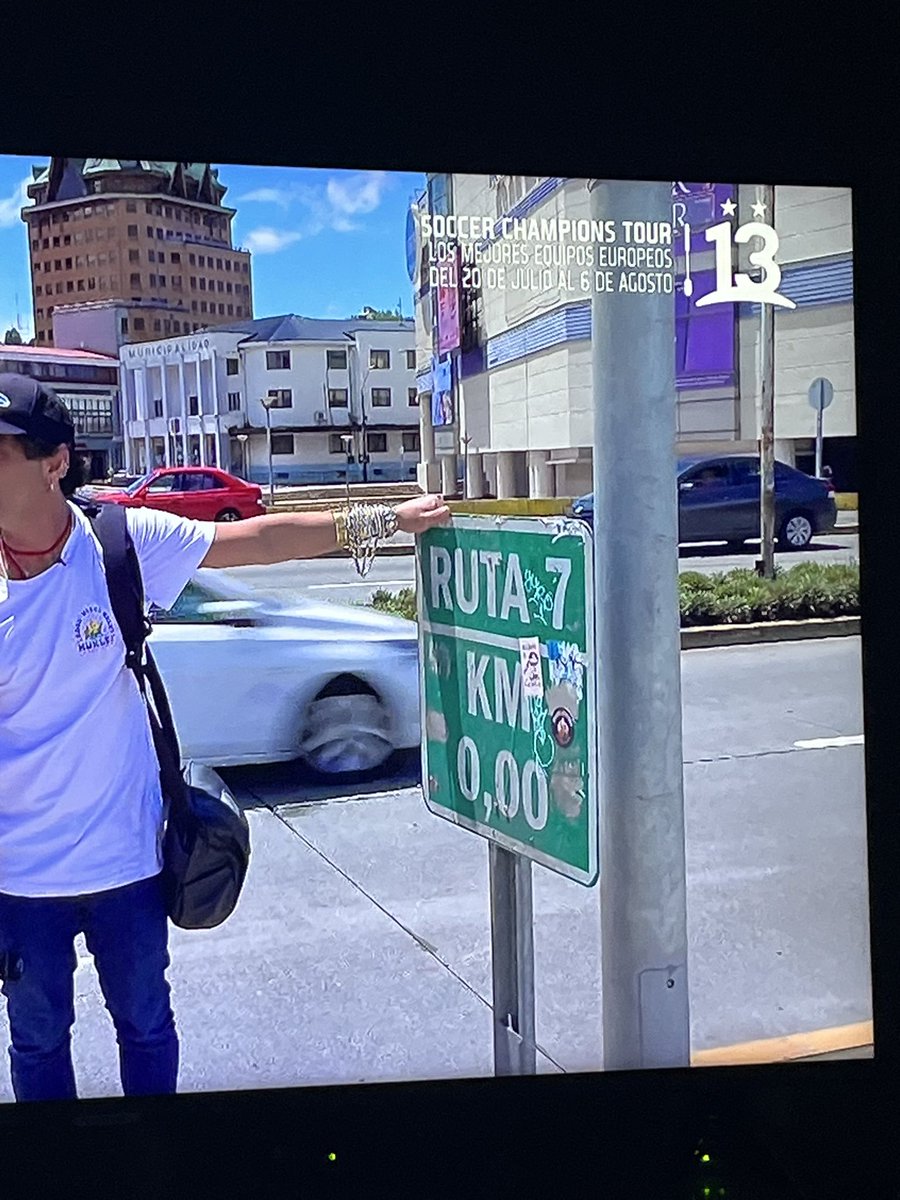 pamemartel's tweet photo. Toda la razón Claudio Iturra (q.e.p.d.) No puede ser que esa sea la indicación del kilómetro 1 de la carretera austral frente al mall. Mínimo un monumento pa que los gringos se saquen la foto y fomentar el turismo #PuertoMontt #LaRutaDeLaPatagonia https://t.co/uNNFALErfA