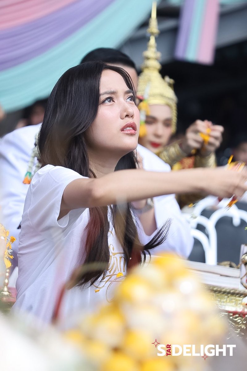 StarDelight_ent's tweet photo. "ฟรีน - สโรชา” ในงานบวงสรวง #ปิ่นภักดิ์ ซีรีส์ Girl's Love แนวพีเรียดสุดฟิน 

THE LOYAL PIN WORSHIP
#บวงสรวงซีรีส์ปิ่นภักดิ์ #TheLoyalPin #srchafreen #beckysangels 
#FreenBecky #ฟรีนเบค #FreenBeck https://t.co/IFniSv1C2R