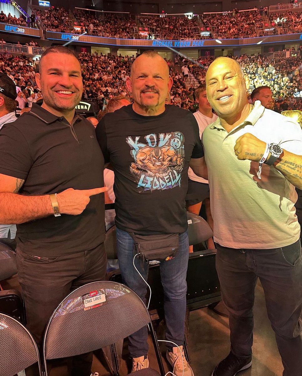 what an awesome picture #UFC303