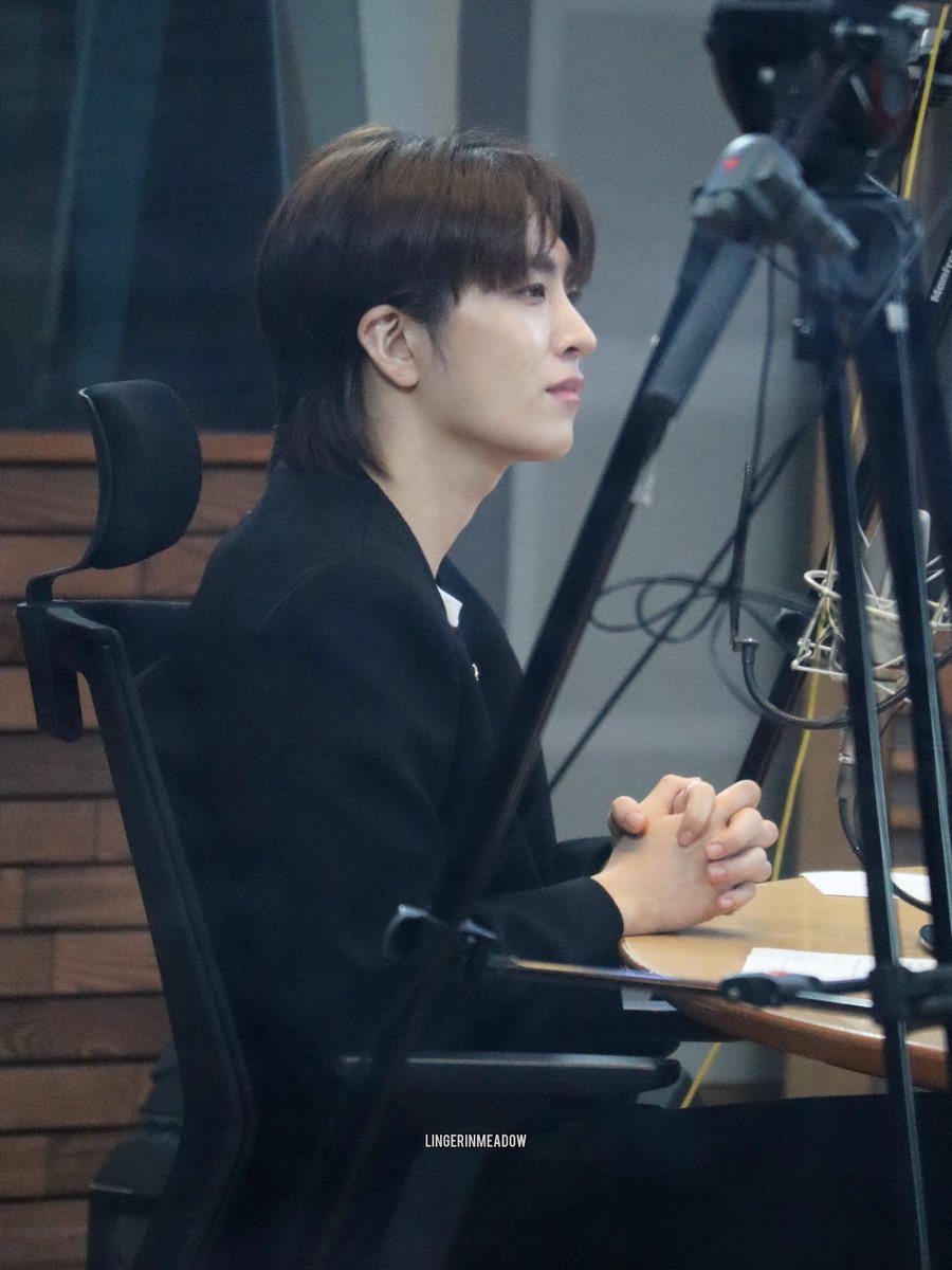 lingerinmeadow's tweet photo. Soft gentle warm gaze 💛

#GOT7영재의친한친구
#YOUNGJAE #영재 @ChoiArs_YJ https://t.co/qHoDSp7DKb