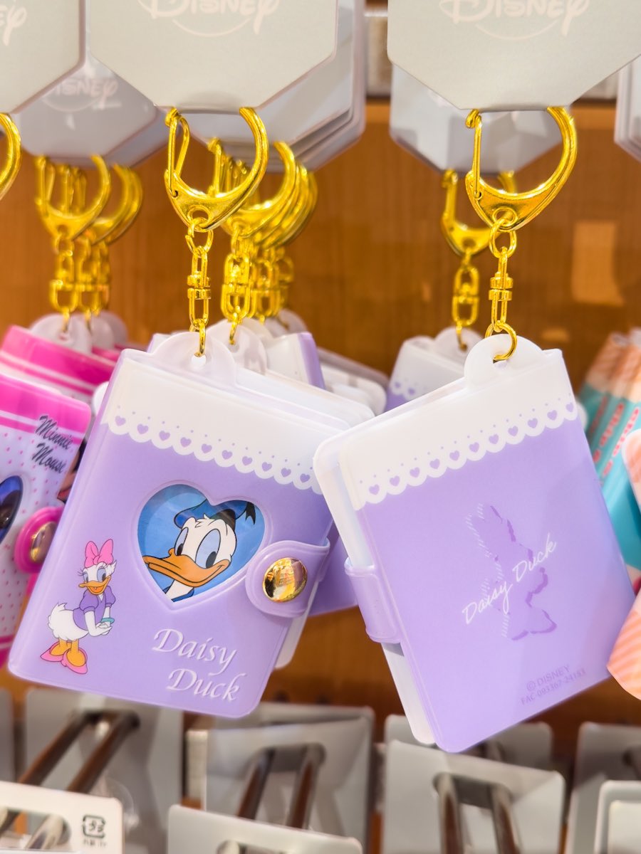 ディズニーストア チップ&デールたちのかわいいキーチェーン4種、新