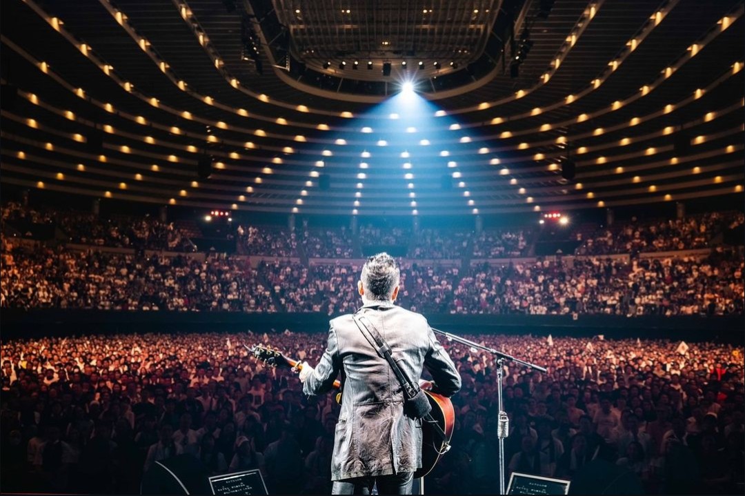 KinKimsung's tweet photo. ライブ終わって
３日かけて
のどがガラガラになった

のどめっちゃ痛いけど
剛さんとの時間を
真剣に共有したってことやんね
うれしいね❤

#長渕剛
#BLOOD
#大阪城公演
#SNSで人を幸せに https://t.co/3tfyhvC3sj
