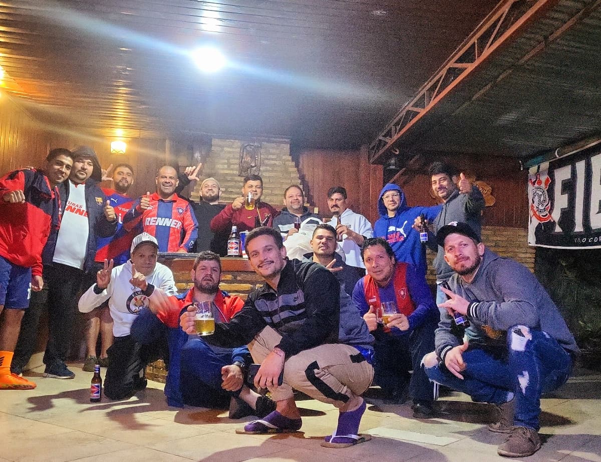 DESAFÍO INTERNACIONAL 🇵🇾 🇧🇷 
PARTIDO DE VUELTA ⚽
LA PLAZA CDE (10) VS FIEL FOZ (8)
SIEMPRE SERÁN BIENVENIDOS AMIGOS DEL CORINTHIANS 🔵🔴🤝⚪⚫