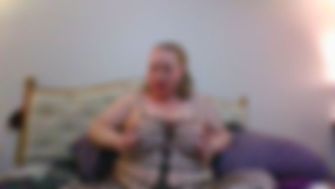 siennahills is live now! https://t.co/8KIZxTZrbe https://t.co/6snfEwAX13<a href="/tag/yummy"class="tags"><span>#yummy</span></a>