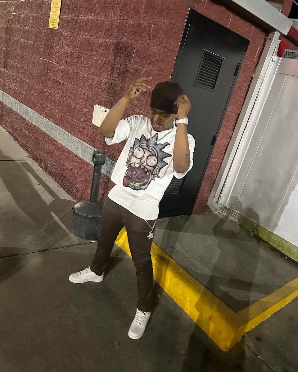 BiC Fizzle 🥶 tweet media