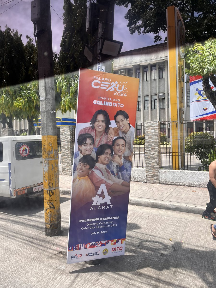 DestinoNiWho's tweet photo. Tamang spot lang ng #DitoTayoMagiliw and Palaro tarps ng #ALAMAT on my way to Cebu IT Park.
#AngGalingDITO @DITOphofficial @Official_ALAMAT https://t.co/iziMOC8Mc9