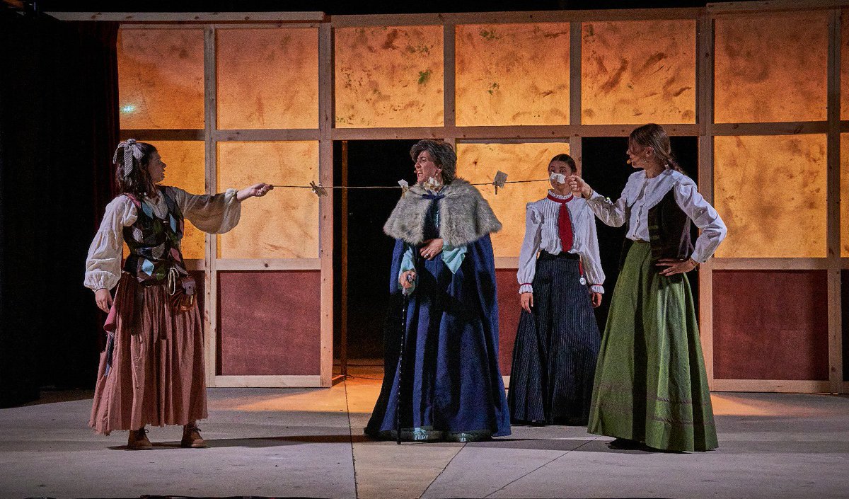 GrupTandem's tweet photo. Amb aquestes fotos de La criada de dues mestresses al Parc Central dins la programació Efímera donem per finalitzada la temporada! Gràcies a tots els qui ens vau acompanyar! 🎭

#criadatàndem

📷 Jordi Riera https://t.co/Gb4OUNTNQo