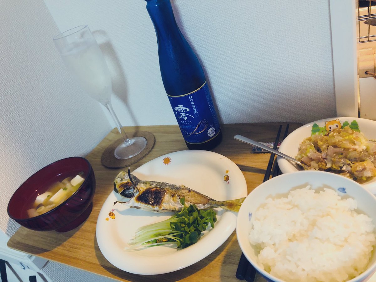 camp_1005's tweet photo. ご近所さんからアジを貰ったので今夜のアテに🐟🍶

うちの包丁と��の技術では綺麗な三枚おろしできず、焼きとナメロウに😅

でもうまーーい😄✨

 #キャンプ好きな人と繋がりたい
 #キャンプ好きと繋がりたい
 #プロボックス
 #サクシード https://t.co/KZpijZrA22