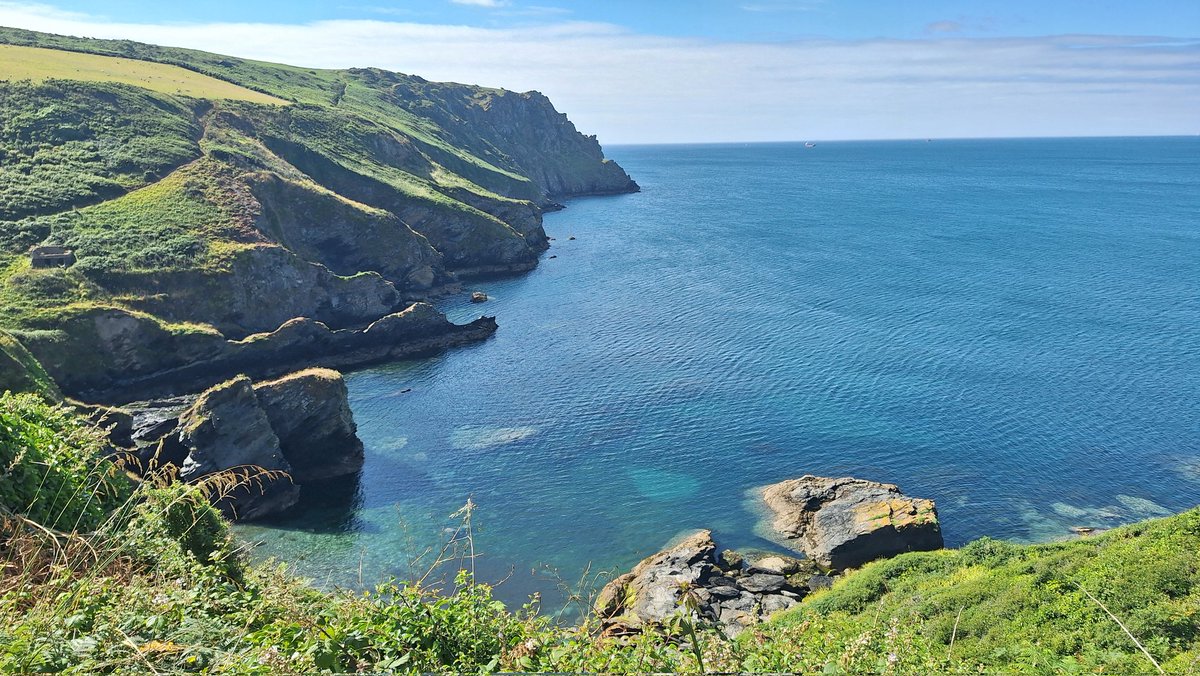 BevHunt72's tweet photo. #Walk43 of my 55 walk challenge for #OneMedicine @HumanimalTrust is underway..have left #Pendower and passed #Carne beach #Cornwall. Now resting at Mallet's cottage for a drink..but there's nobody home..
https://t.co/Qfp9d2j80g https://t.co/IpJnB5uC3y