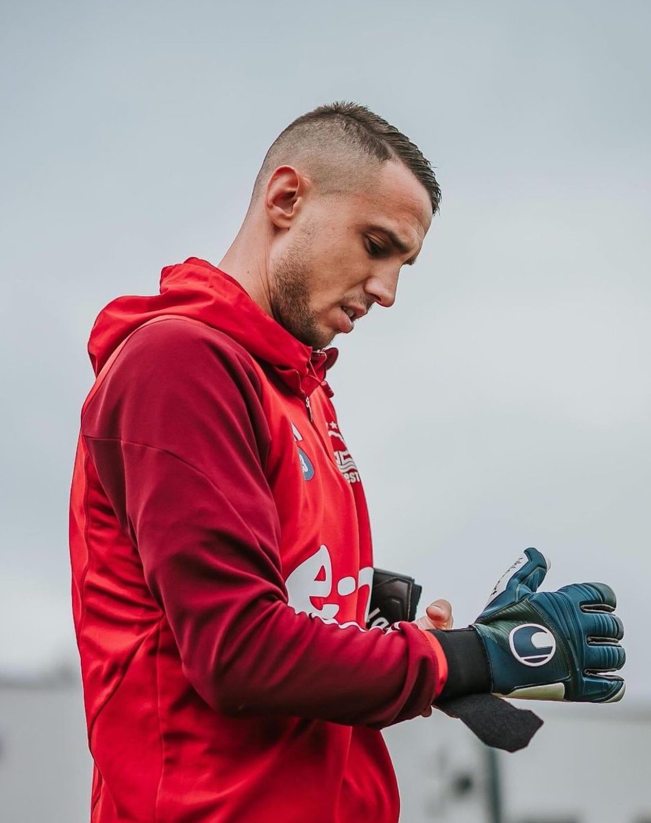 FabrizioRomano's tweet photo. 🚨⚪️⚫️ Newcastle have booked medical for Odysseas Vlachodimos later today in order to complete move from Nottingham Forest.

↪️ Elliot Anderson will move to #NFFC in £35m transfer, second one after Yankuba Minteh to Brighton.

Vlachodimos has accepted, as Daily Mail called. https://t.co/C27mvc9drQ