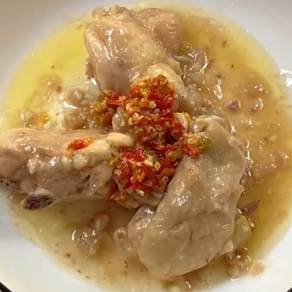 hyeeby__'s tweet photo. jangan terlalu sering makan makanan BERMINYAK karena GAK BAIK buat kesehatan! nih aku mau share makanan yang dikukus/direbus/berkuah tapi tetep MANTULITI dan pastinya lebih SEHAT walau gak pake banyak minyak!✨🙌🏻🍲 https://t.co/XKXwJhtNrQ