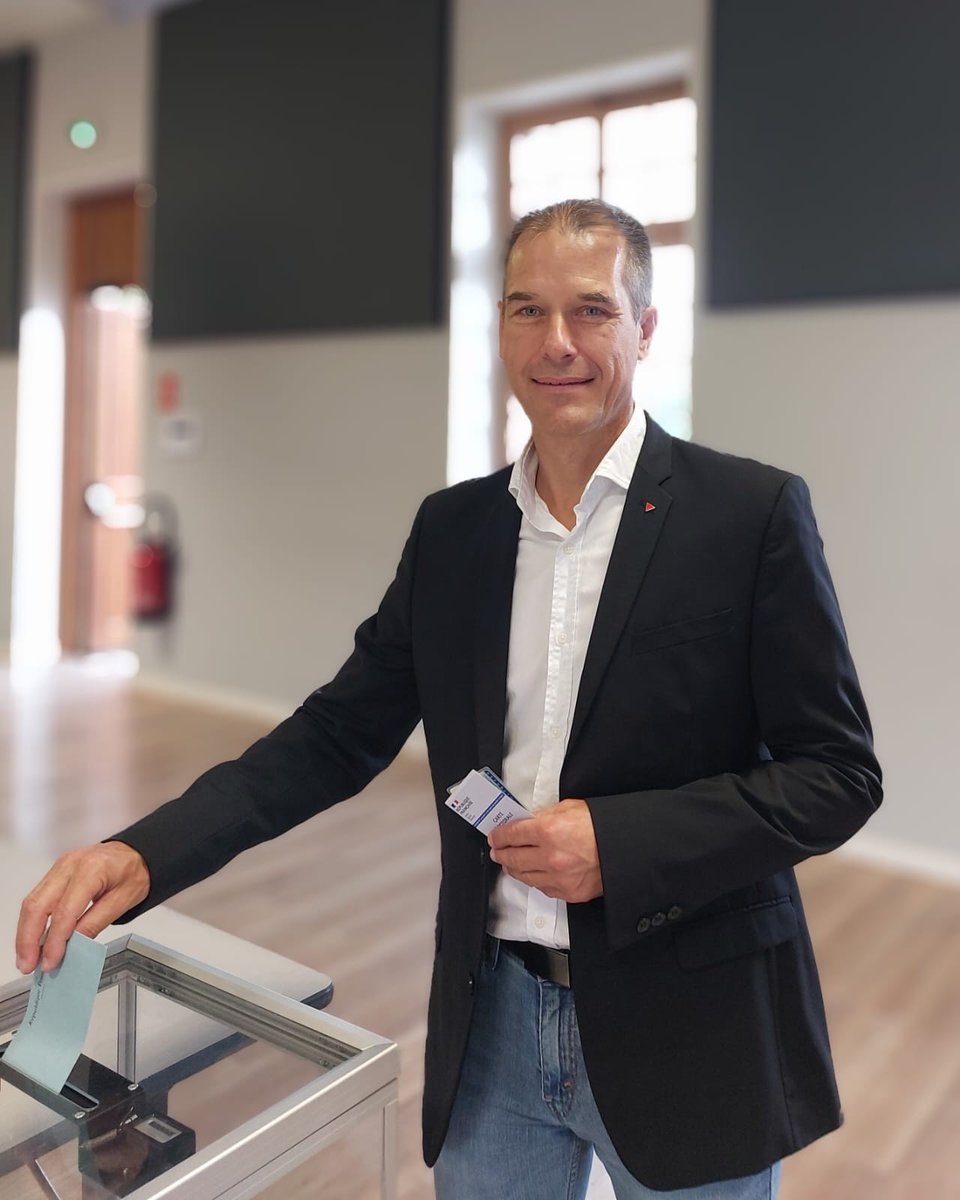 NUPEScirco0103's tweet photo. Le candidat du #NouveauFrontPopulaire de notre 3ème circonscription de l'Ain a voté !
Et vous ?
#ElectionsLegislatives2024
#PaysDeGex https://t.co/Wc1Ij3hR9M