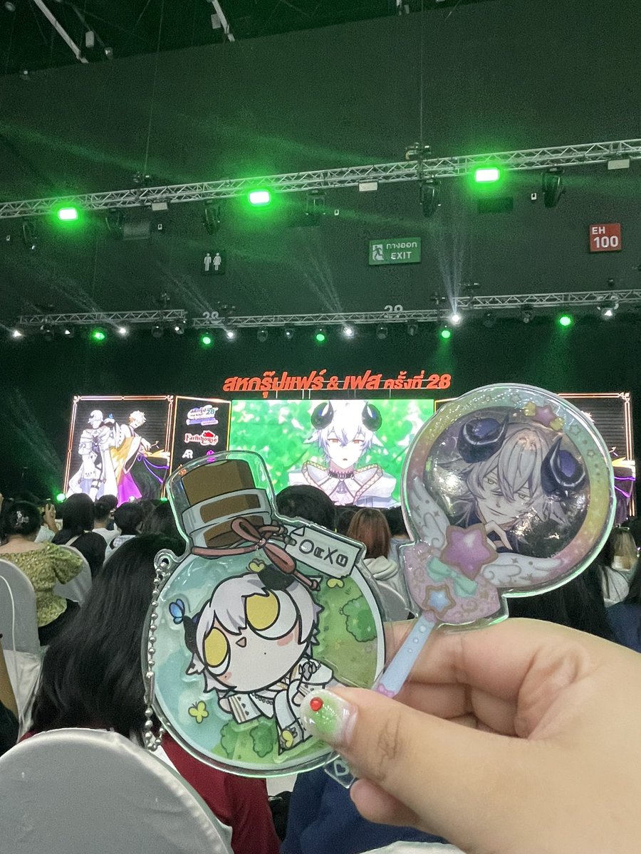 T2a7o's tweet image. บาเบล😭🤍🤍🤍
#BaabelLamb 
#PastryFantasy  #VTuberConcert