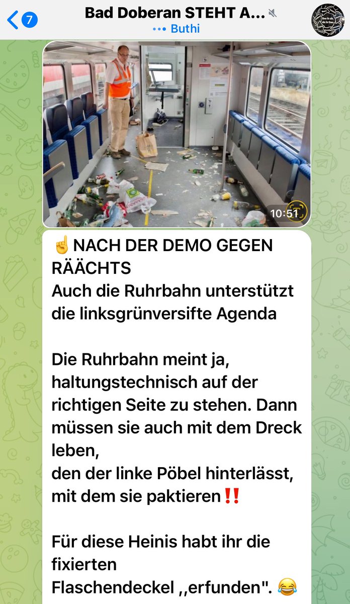 DerNorb's tweet photo. Die profaschistische Gurkentruppe von „#Doberan steht auf“ aus der Nähe von #Rostock um Patrick #Schippmann…
Mit der selbsternannten „Friedensbewegung Rostock“ um Jens #Kaufmann verbunden 🤡
Lügner und Hetzer 🤮 #e2906 https://t.co/ON1elAYXGG