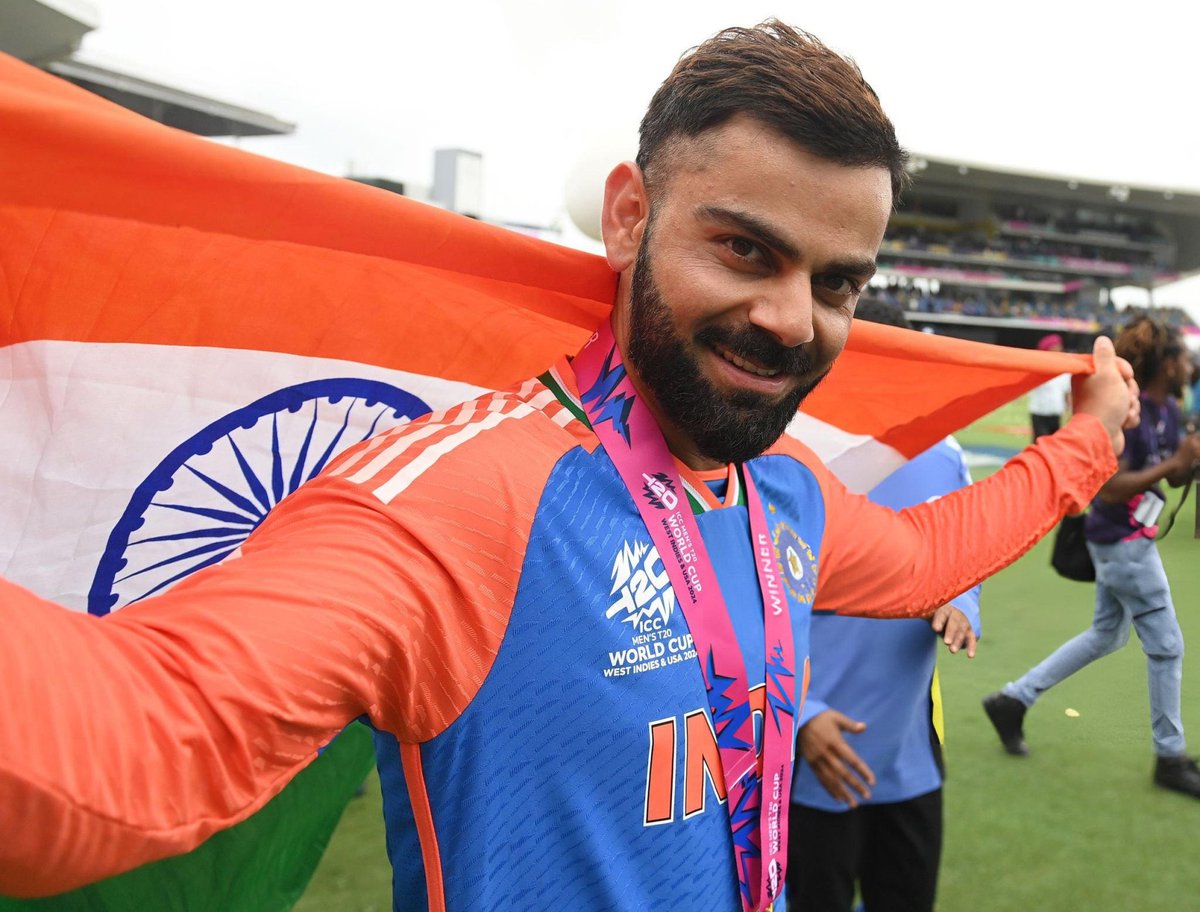 imSgarima's tweet photo. King with Our Pride...🇮🇳❤
#ViratKohli𓃵 #T20WorldCup 
#KingKohli #TeamIndia https://t.co/7LJeK9vLmK
