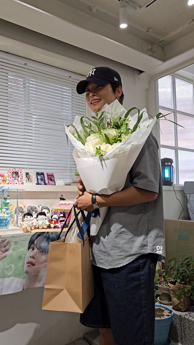 yummyummnnn's tweet photo. 어떠케..학연아 생일 축하해 🎂
늘 학연이편🍀💛 @CHA_NNNNN https://t.co/WcREHZS6Yh