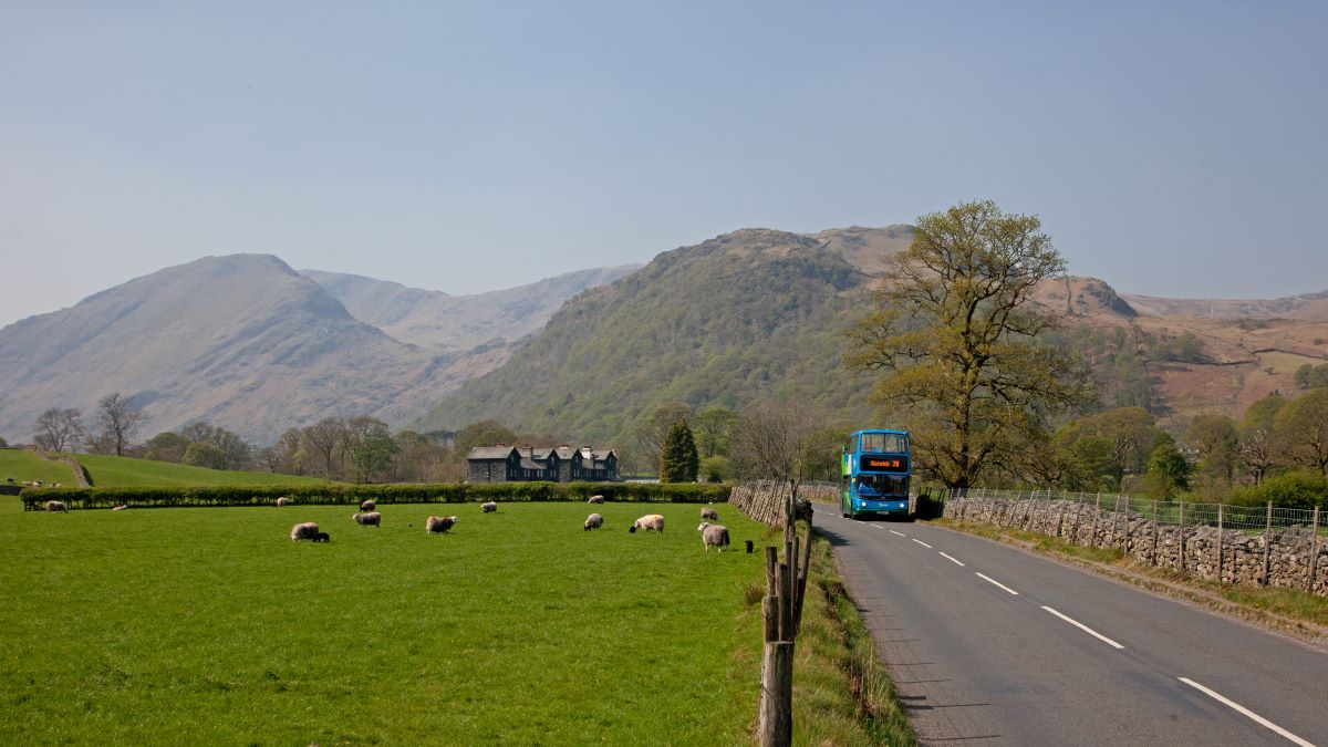 🚏Why not take the bus on your next adventure? You can sit back and enjoy the view, it's a more sustainable way to travel and it's great value with the £2 price cap. Read our blog for some route inspiration: lakedistrict.gov.uk/the-blog/blog-…!
