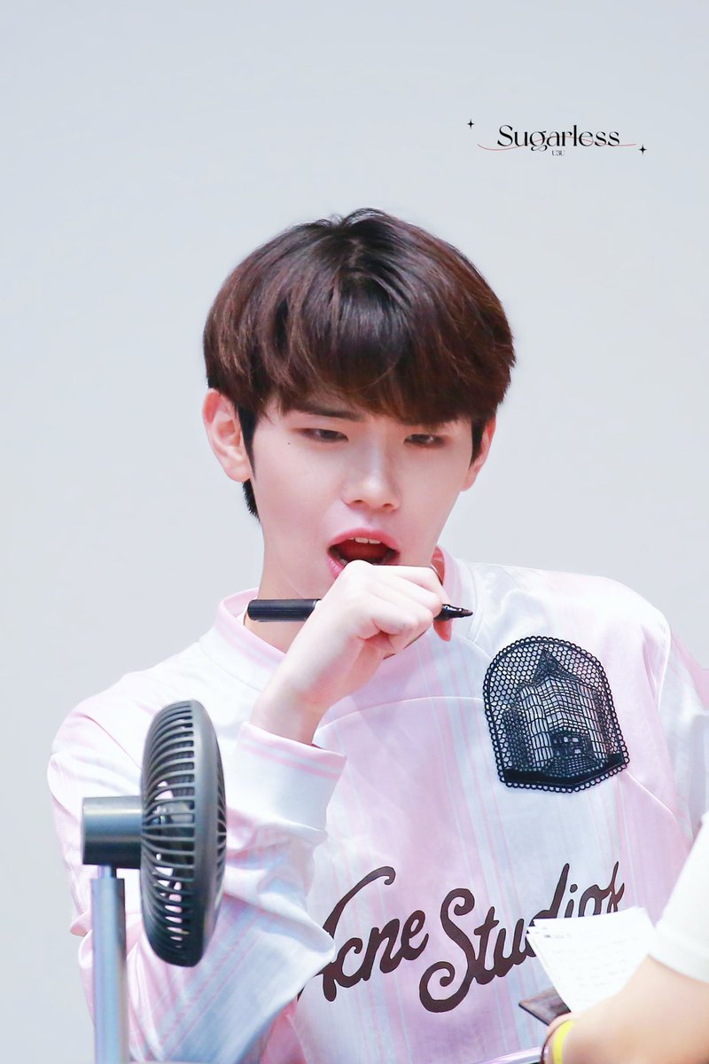 wdwlq's tweet photo. 240626 Fansign
HQ

🤔😐😧

#김태래 #태래 #제베원
#제로베이스원 #ZEROBASEONE #ZB1 
#TAERAE #KIMTAERAE
#キムテレ #テレ #ゼロベースワン https://t.co/y1GnvHpR8b