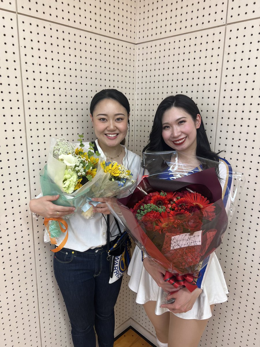 asami__cheer's tweet photo. 本日をもちまして、Super Girlsとしての活動が終了となります💐HARUNAさんやADのSAEMI、大好きなメンバー、ブースタの皆さん等シーホース三河を取り巻く全ての方々、素敵な7年間をありがとうございました💙これからもシーホース三河やSuper Girlsに熱いご青援を宜しくお願いします❤️‍🔥

#シーホース三河 https://t.co/vWkH0mPOkJ