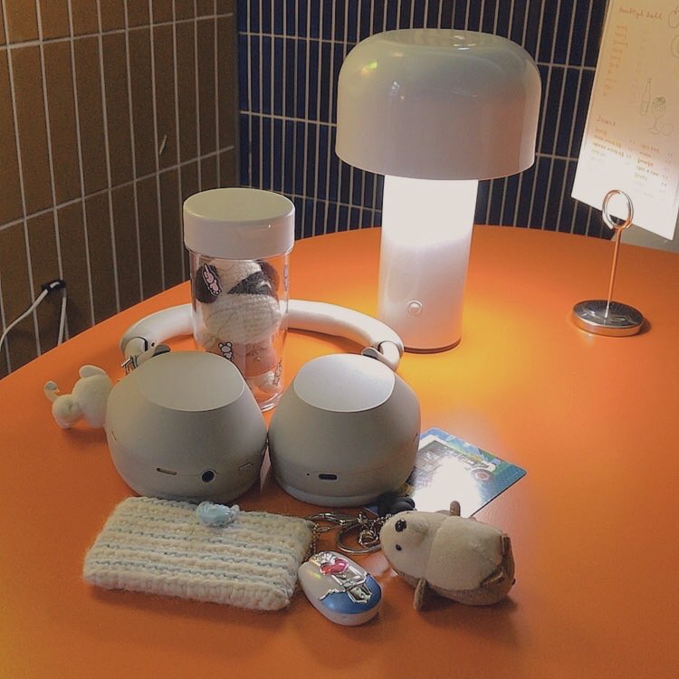 모동숲 럭키의 시그니처 빨간셔츠를 만들어줬다는~~
힘들었다……