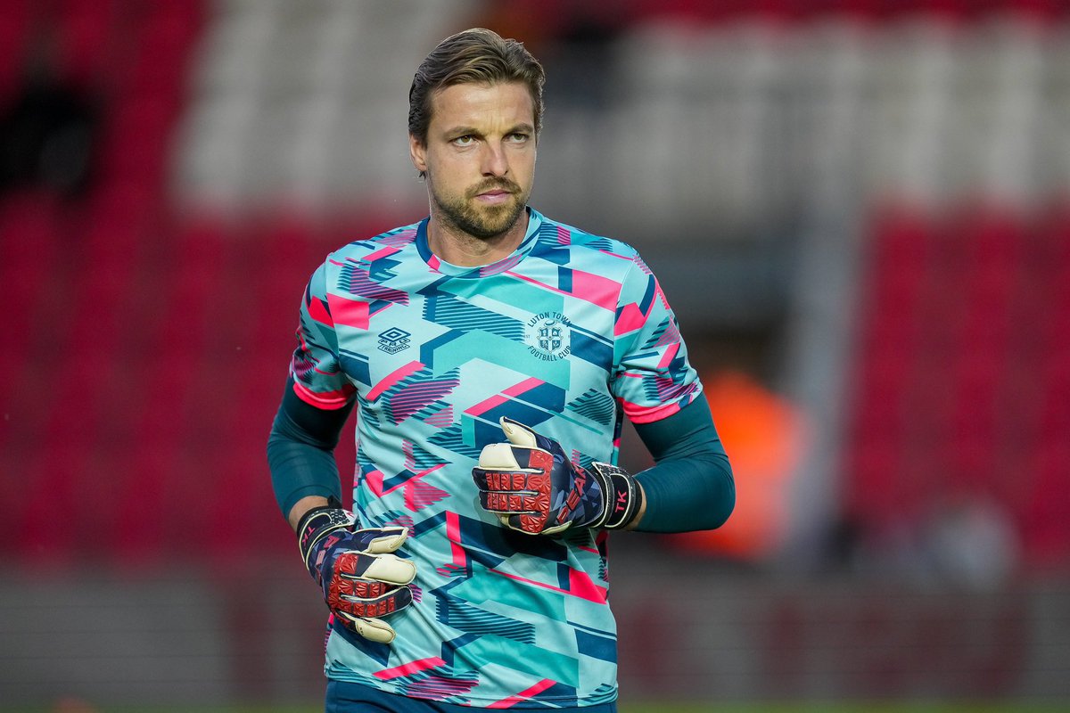 _TeamsLikeLuton's tweet photo. 🟠 Krul To Blackburn 🔵
According to Alan Nixon, Blackburn Rovers are interested in signing Tim Krul! This will be if Blackburn fail to sign John Ruddy.
Thoughts?
#teamslikeluton #lutontown #blackburnrovers #transfer #timkrul https://t.co/gvAmTR9uNW