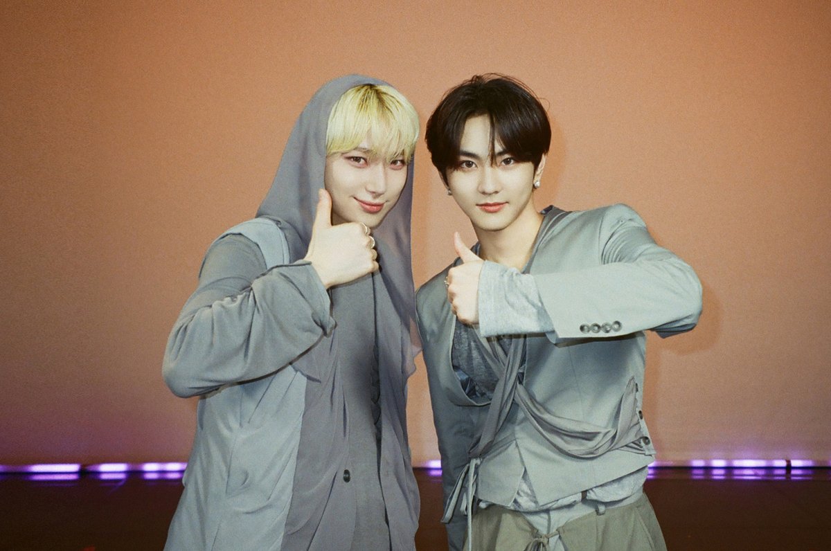 M2MPD's tweet photo. 필름카메라로 기록한 6월의 추억📸 7월에도 쭈욱 엠투와 함께해요❣ #6월의엠투 #M2film #릴레이댄스 #ENHYPEN #엔하이픈 @ENHYPEN https://t.co/e4pkdHr6zo