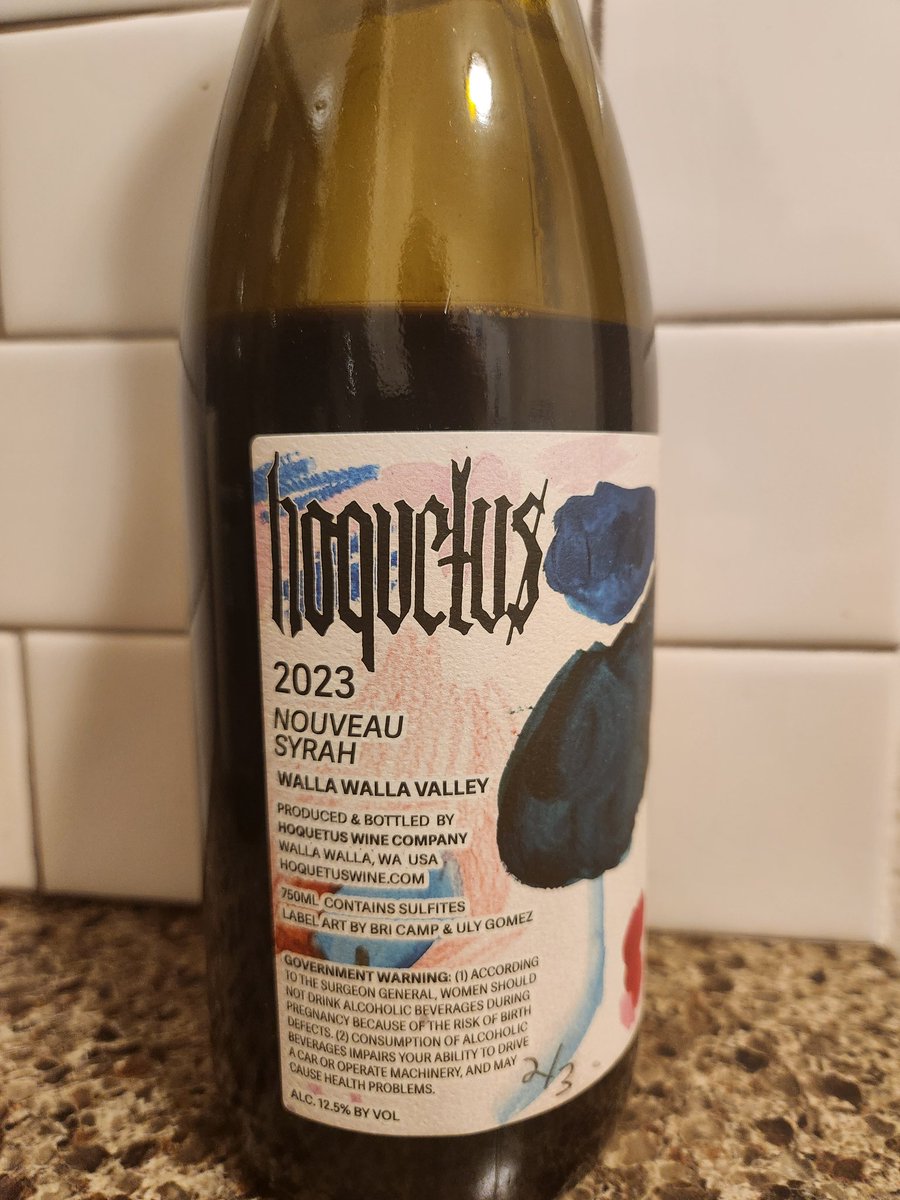 WeBringTheWine's tweet photo. Summer red pick for the podcast... Nouveau style wine made with Syrah!! Super unique, very delicious, light and fresh with some candied aromas. Drink it with a little chill on it on a warm day... *Chef's kiss*. Great wine for a picnic or BBQ!! #Hoquetuswines #drinklocal https://t.co/ueSKl345zg