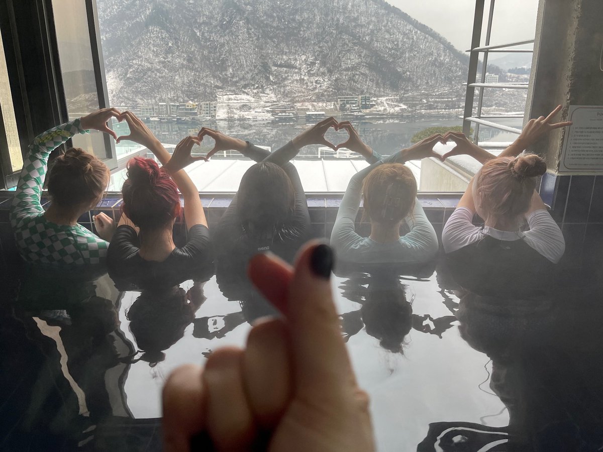 Weeekly (위클리) tweet media