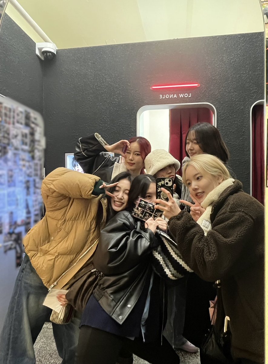 Weeekly (위클리) tweet media