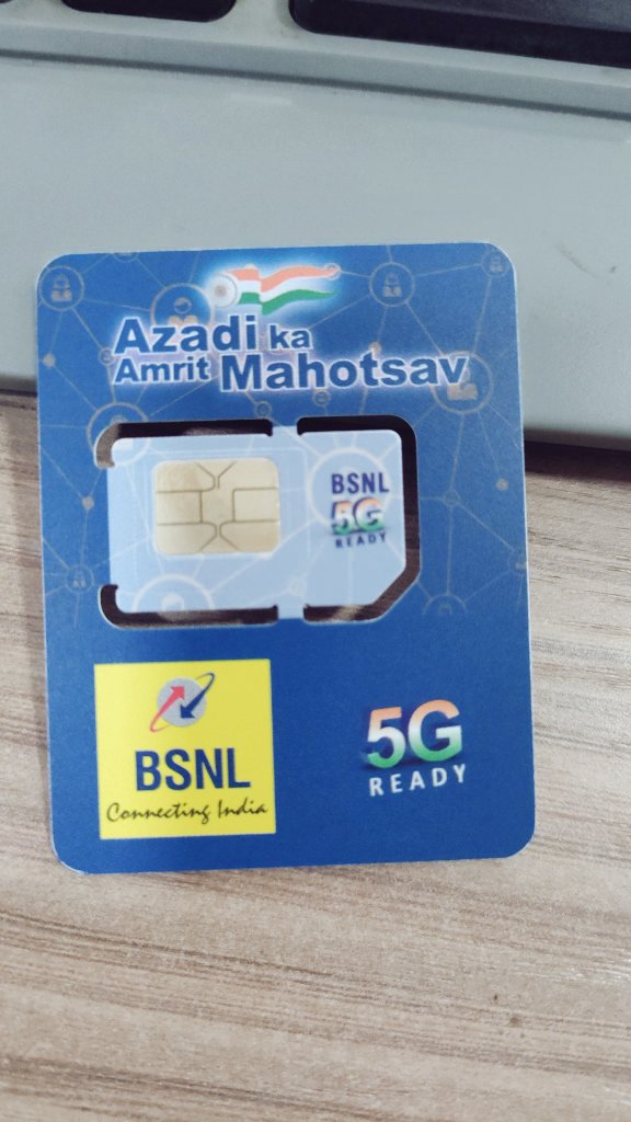 Anshubhai07's tweet photo. @JaikyYadav16 Jio और AIRTEL का Boycott करे, BSNL अपनाएं ।
ताकि Jio दादागिरी बंद हो सके।
किस अधिकार से सरकार ने 80000 सरकारी टावर को अंबानी को दिया।
#Boycottjio 
#BSNL4G https://t.co/s0iuvsVZIj