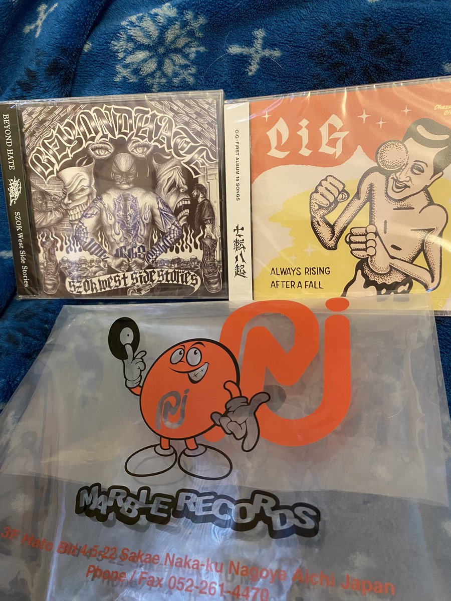 mocha052's tweet image. またまた馴染みのタバコ屋さんから「CIGイイよ!カッコイイよ！」と聞いたから買いに来た🏍️🔥ライブまで待ちきれなかったBEYOND HATEも一緒に🙏
#マーブルレコード 
#beyondhate 
#Cig 
#馴染みのタバコ屋シリーズ