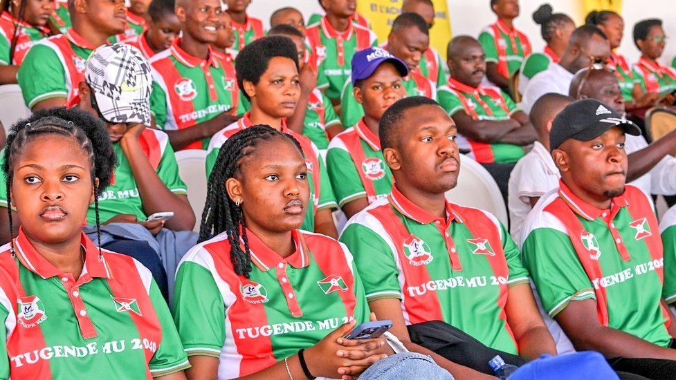 Ikiriho's tweet photo. 🇧🇮#Burundi #NkurunzizaCup, 4ème édition

Des cérémonies grandioses ont eu lieu ce samedi 29 juin au Nkurunziza Peace Park Complex Stadium (#NPPCS) de #Gisenyi en @makambaProvince, en présence notamment de la famille de feu le président Pierre Nkurunziza et bien évidemment de l' Hon. @R_Ndikuriyo, Secrétaire Général du parti présidentiel @CnddFdd, promoteur de la fondation Pax Burundi.

Un match de #football a opposé le club local Aigles Noirs The Fighters @AN_thefighters de première division [ club d'origine de l'international Youssouf Ndayishimiye @Ndayi55Gallery, milieu défensif de l'@ogcnice] à l' académie La Rambla de 3ème division en #Espagne🇪🇸.

Victoire des  Burundais par 3⃣-0⃣.
