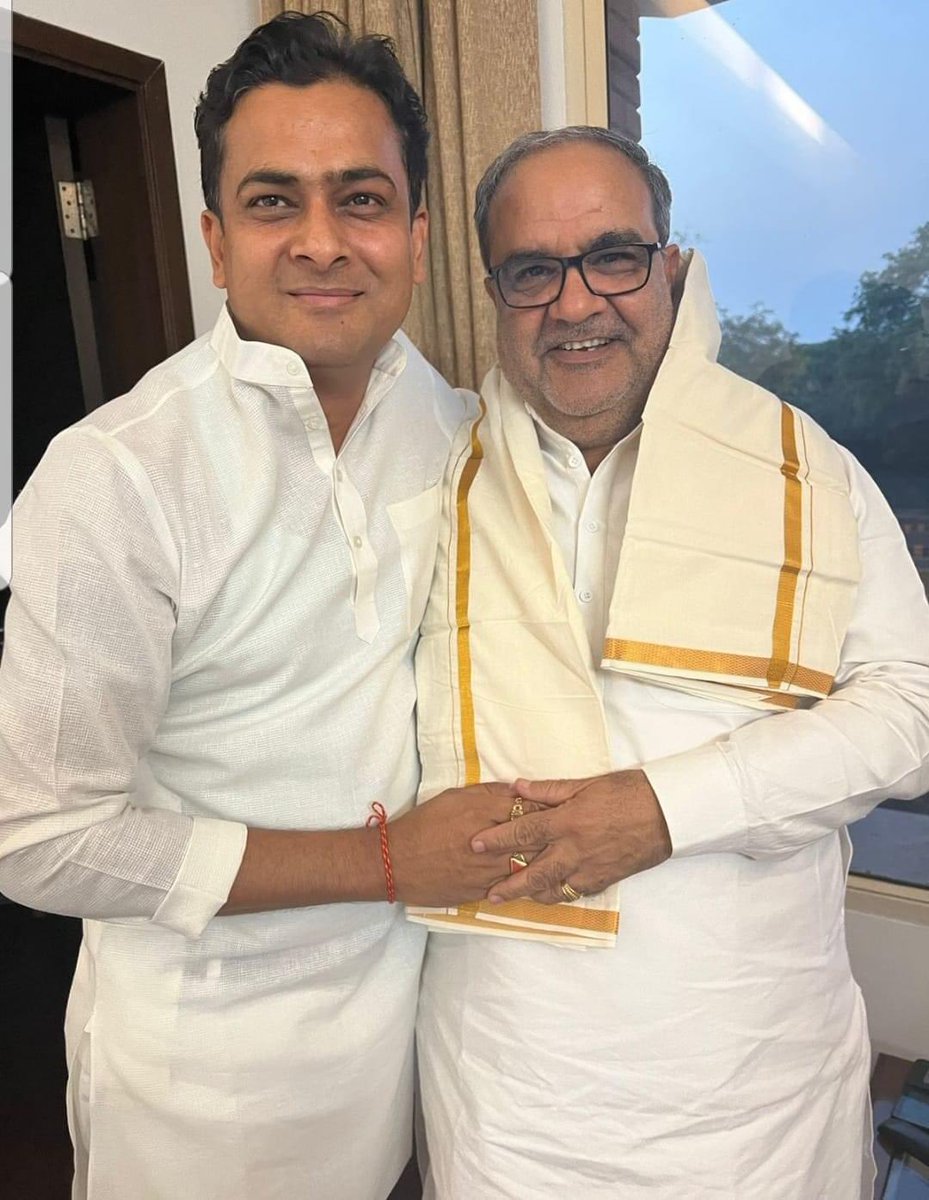 भाजपा उत्तर प्रदेश के यशस्वी 
मा० प्रदेश अध्यक्ष आदरणीय श्री Bhupendra Singh जी 
भाई साहब को जन्मदिवस की हार्दिक बधाई एवं शुभकामनाएं।
भगवान भोलेनाथ की कृपा सदैव आप पर बनी रहे।