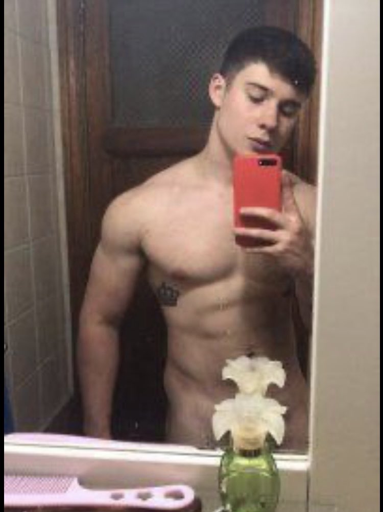 Tehagofelizxx's tweet photo. Tomas mazza 🫣🔥 https://t.co/VtbpVKPYTO