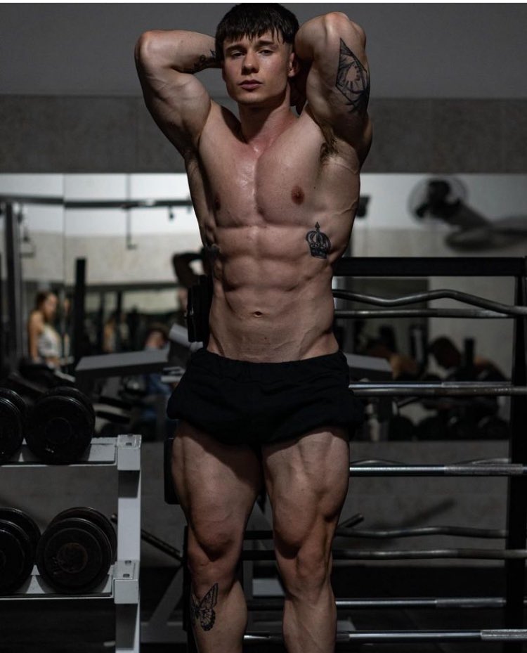 Tehagofelizxx's tweet photo. Tomas mazza 🫣🔥 https://t.co/VtbpVKPYTO