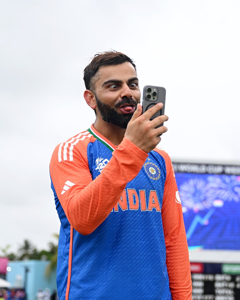 dihhpak's tweet photo. Where is the Vivo V30 Pro ?🥲 https://t.co/TBCDNRfFTI