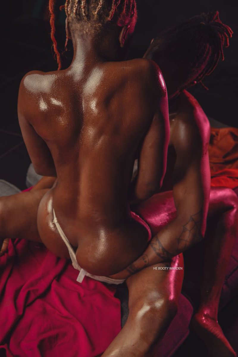 TheBootyWarden's tweet photo. A story of love 🥵🥵🥵 https://t.co/r3fYl2rWCR