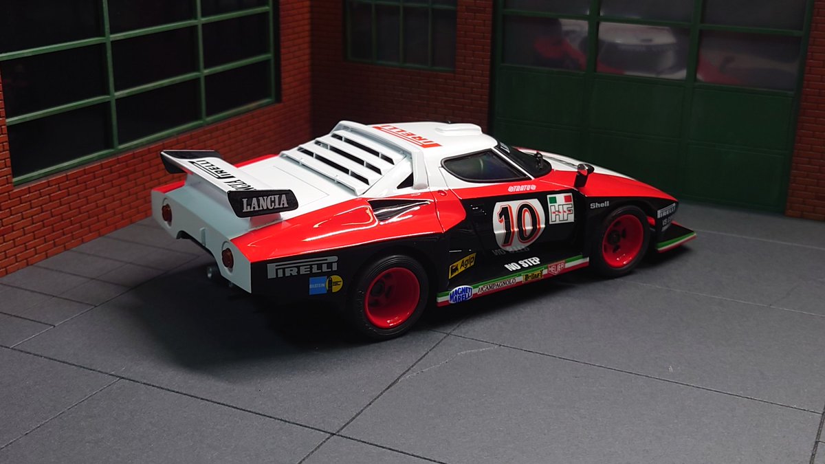 norton_tk's tweet image. #2mgandini　の延長線期日ギリギリですがランチア ピレリ ストラトスターボ完成です。
昔フジミから1/20サイズで出ていた架空のピレリカラーのストラトスターボを、タミヤの1/24サイズで制作しました。

#今月作ったプラモを晒そうぜ