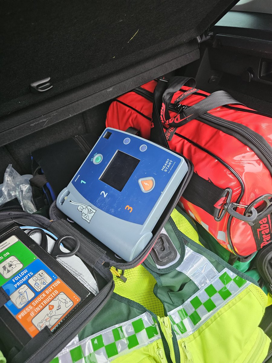 batchscuba's tweet photo. @owenmorgs @MERTS_UK @RevGeraint amazing reliability #defib @owenmorgs https://t.co/M8gRzCUxvP