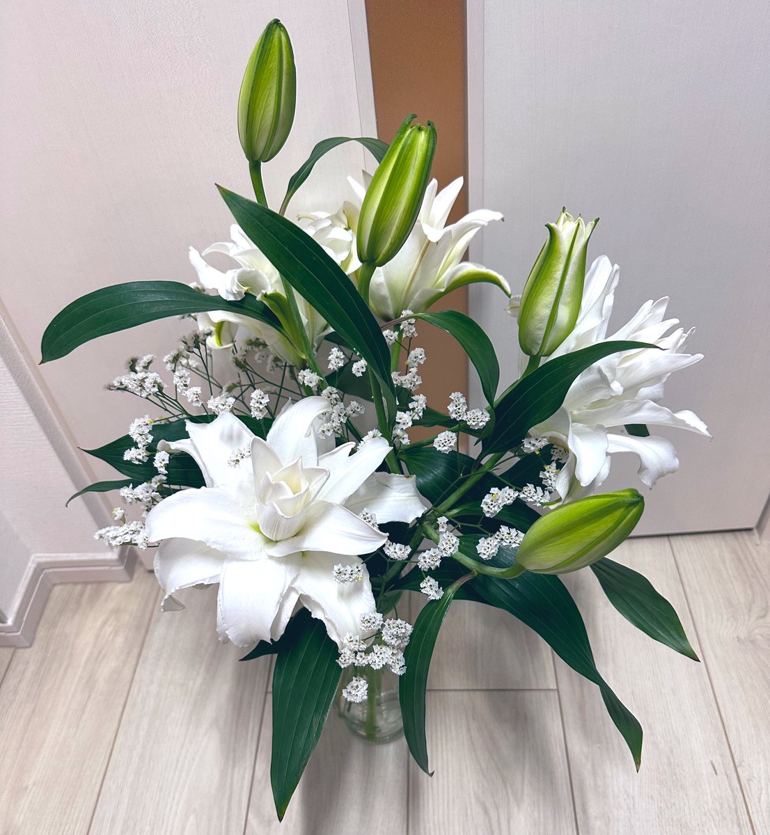 Amber0823O's tweet photo. なかなか上手に生けられたのでは？ https://t.co/DYNSgWbnkH