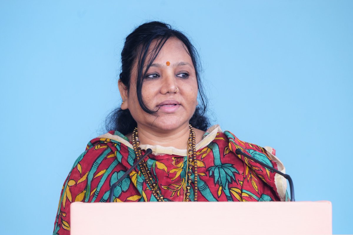 Dr. <a href="/VaidehiTaman/">QueenBee</a> (Editor-in-Chief, <a href="/Afternoon_Voice/">Afternoon Voice</a>) speaks on the efforts undertaken to create an Ecosystem of the Elite Class of the society.

Vaishvik Hindu Rashtra Mahotsav ⛳️
Live now : youtu.be/bb89aSxy4dE