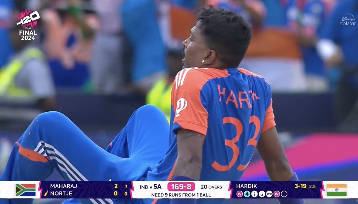 CRealitytracker's tweet photo. THANK YOU! 🫶🏻#T20WorldCupFinal 
#indiawin #ViratKohli #RohitShamra #Champions @BCCI @imVkohli @IndianExpress https://t.co/znamaHew7h