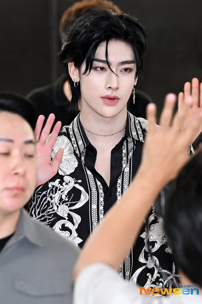 AND2BLERICKY_MY's tweet photo. 300624 [6:29pm (MYT)]
💭🎀 

Today Ricky is happy because his face is not swollen after eating a whole feast last night😆

Is today your lucky day too?

#리키 #RICKY #リッキー #沈泉锐 #ZB1 #ZEROBASEONE

https://t.co/RJruz0hl23