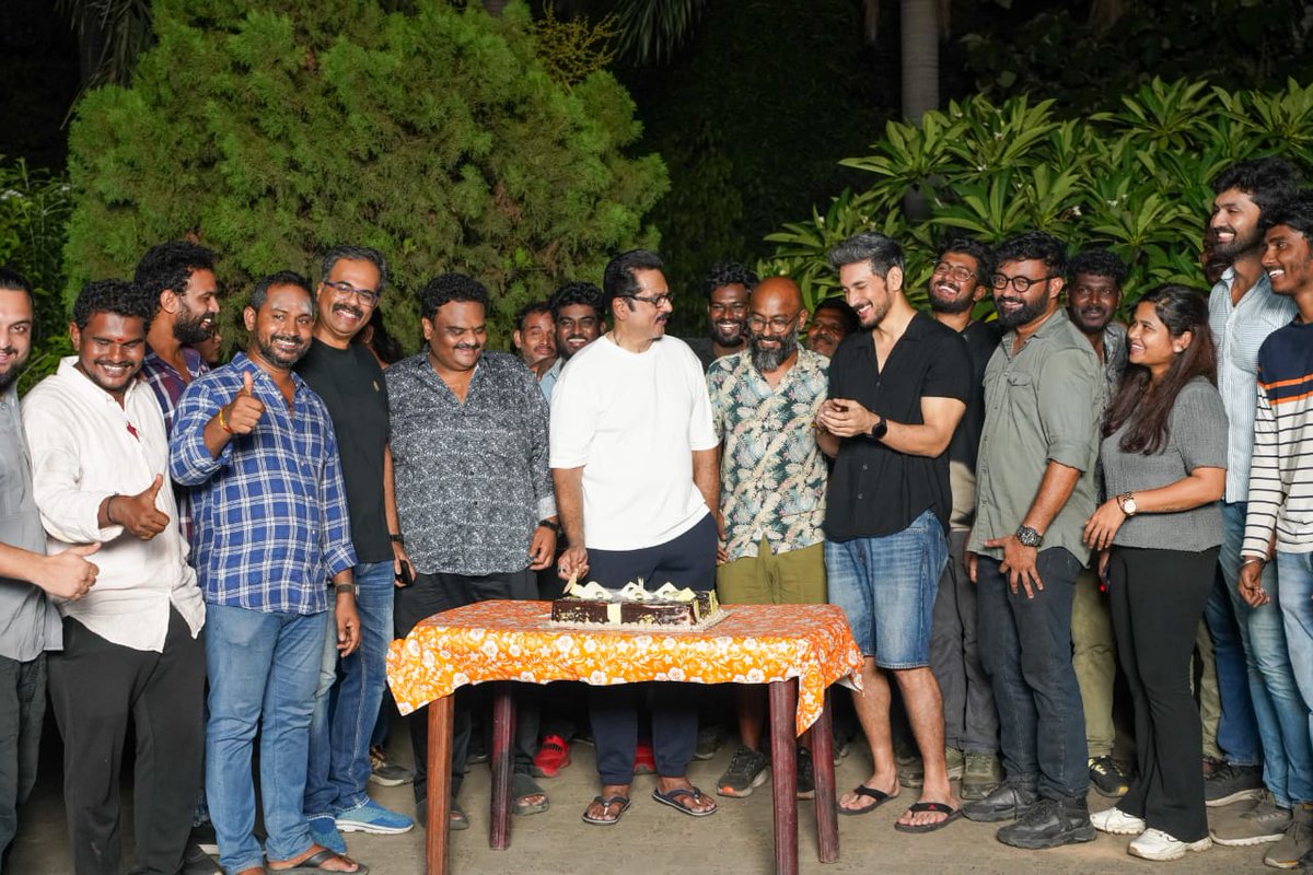 kollycorner's tweet image. .@arya_offl&apos;s #MrX Shooting Completely Wrapped 🫔 

#GauthamKarthik Look 👌