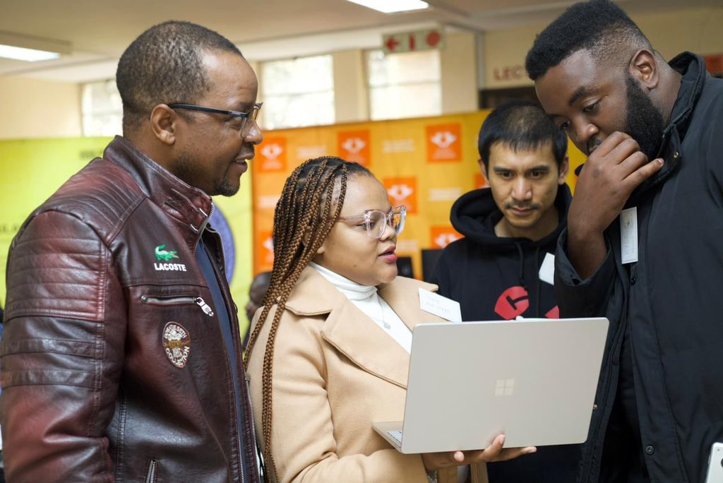 MpiloTech's tweet image. This weekend, our Tech Slayers participated in the @LelapaAI #vulavula API #hackerthon as mentors.
Thank you @Geekulcha for inviting our team to share their expertise and immerse themselves within the tech community.
#MpiloTech #TechLeader
#UnearthingGreatness