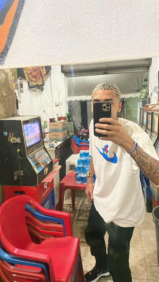 Ryan84539586's tweet photo. Papo reto mesmo Little Hair impossível pegar na pista🔥 https://t.co/cXucGSYHEh
